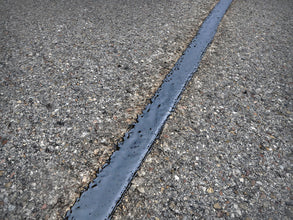 Fugenverguss im Asphalt-Neubau: Anschlussfugen schneiden und dauerhaft vergießen