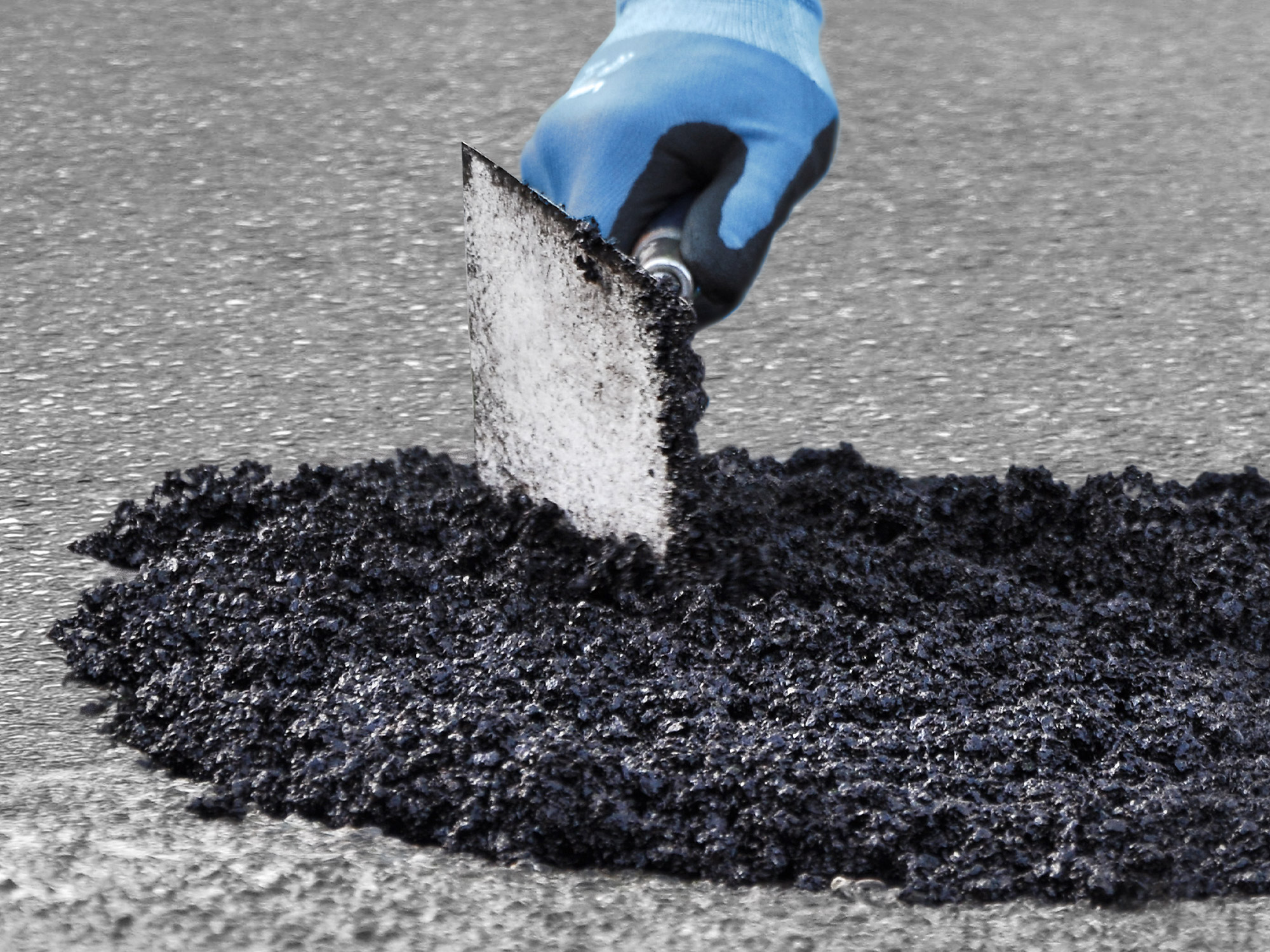 Kaltasphalt einbauen